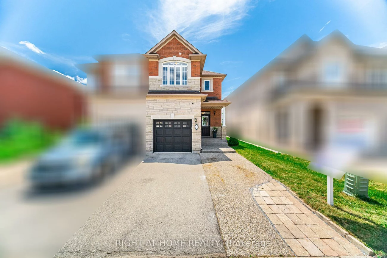 2304, Newcastle, 1022 - WT West Oak Trails, Oakville