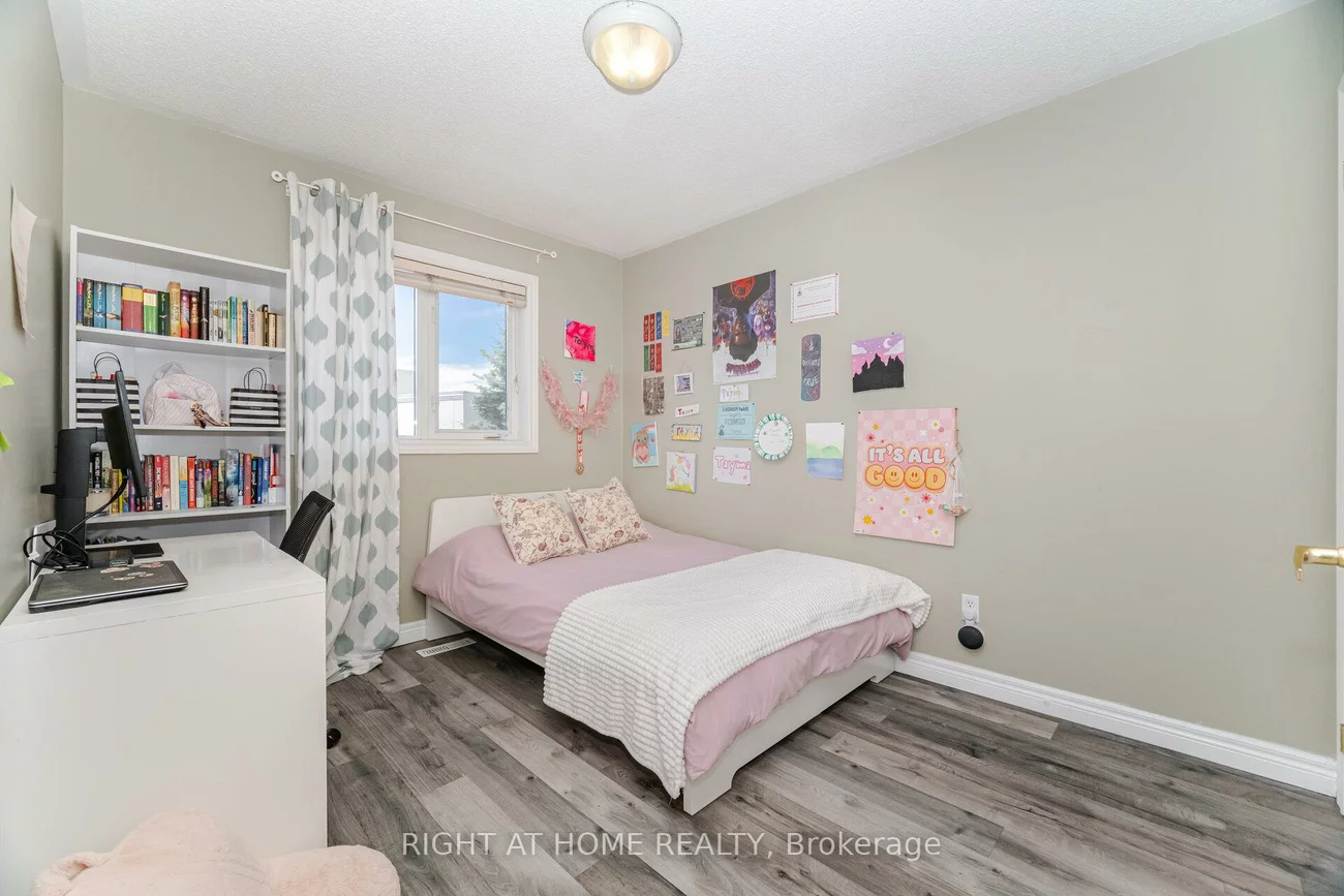 2304, Newcastle, 1022 - WT West Oak Trails, Oakville