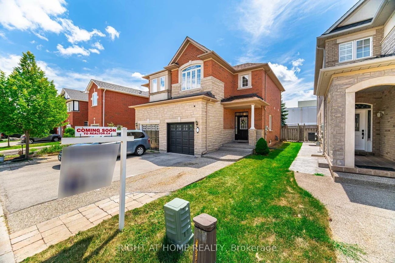 2304, Newcastle, 1022 - WT West Oak Trails, Oakville