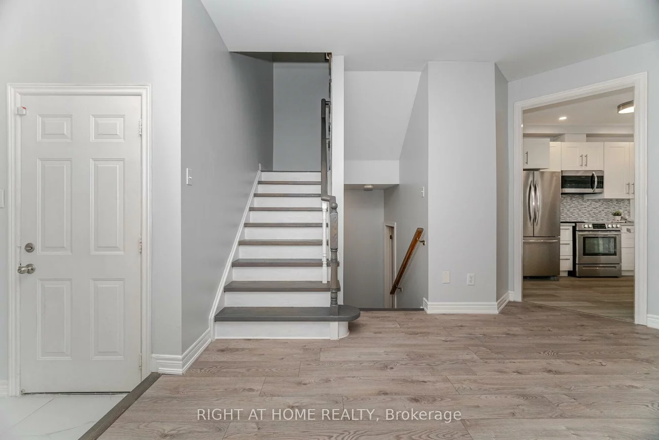 2304, Newcastle, 1022 - WT West Oak Trails, Oakville