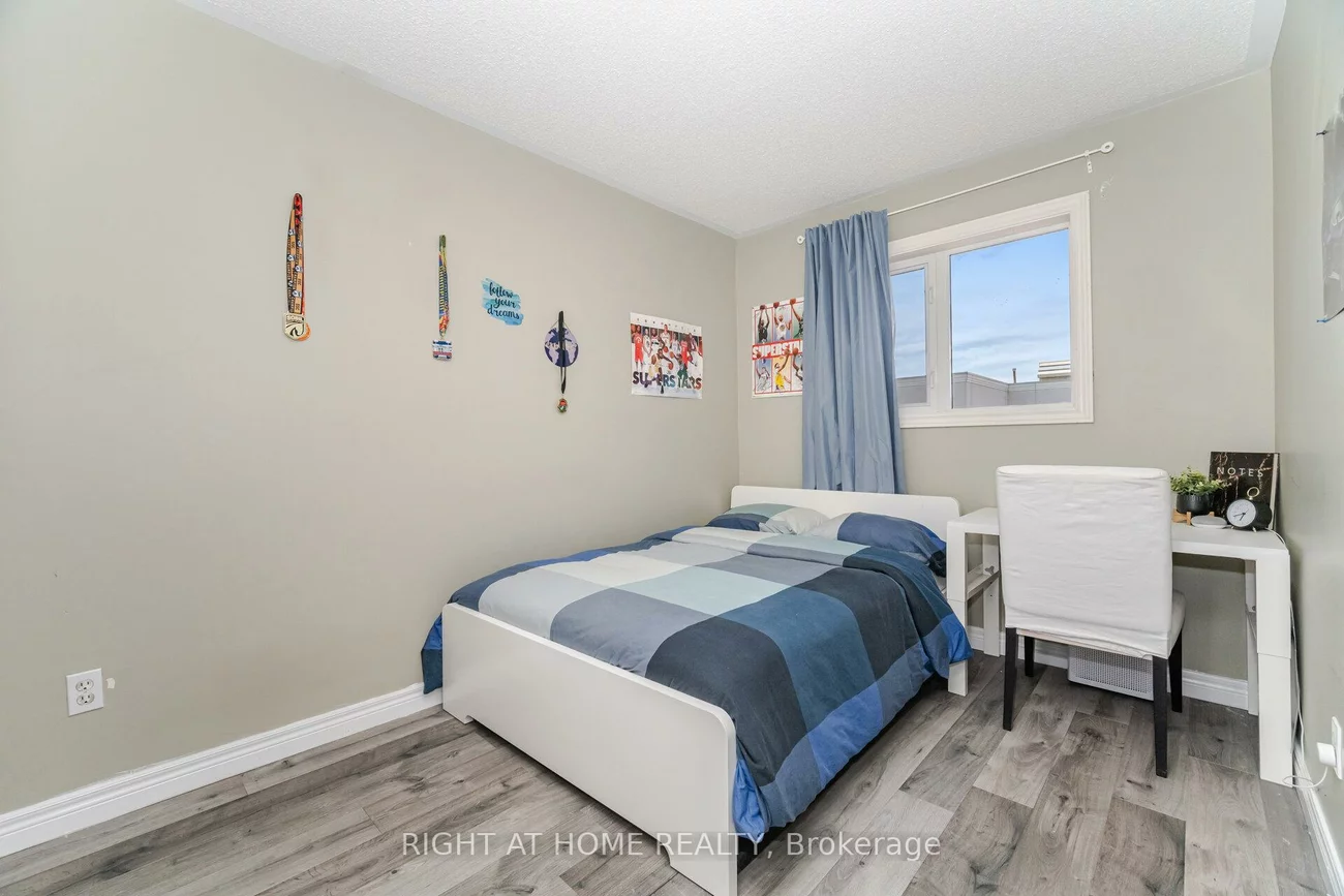 2304, Newcastle, 1022 - WT West Oak Trails, Oakville
