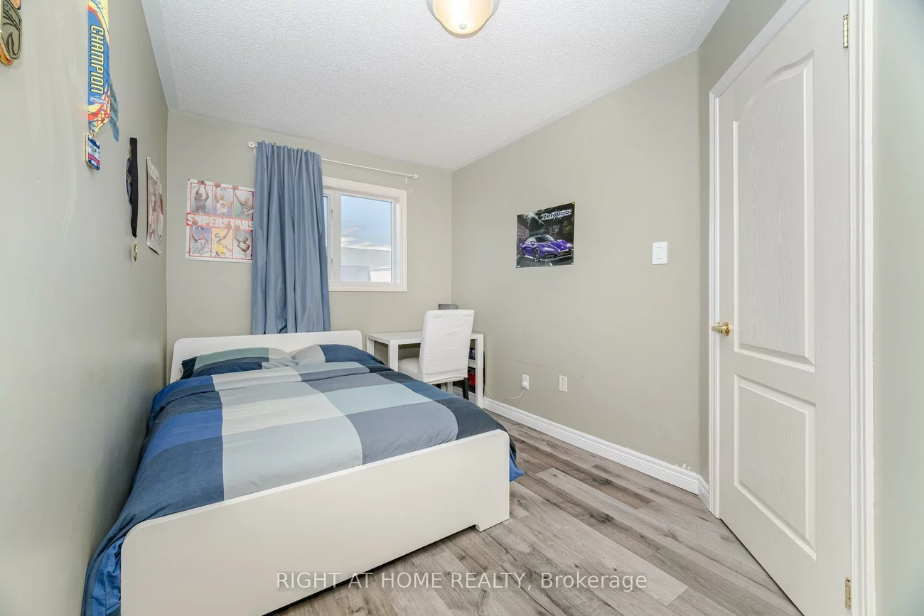 2304, Newcastle, 1022 - WT West Oak Trails, Oakville