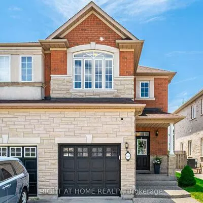 2304, Newcastle, 1022 - WT West Oak Trails, Oakville