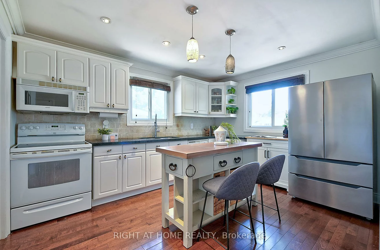 1358, Odessa, 1003 - CP College Park, Oakville