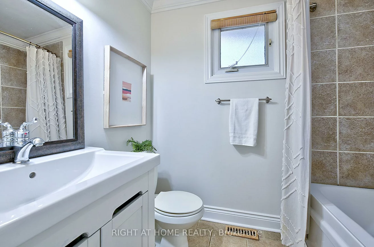 1358, Odessa, 1003 - CP College Park, Oakville