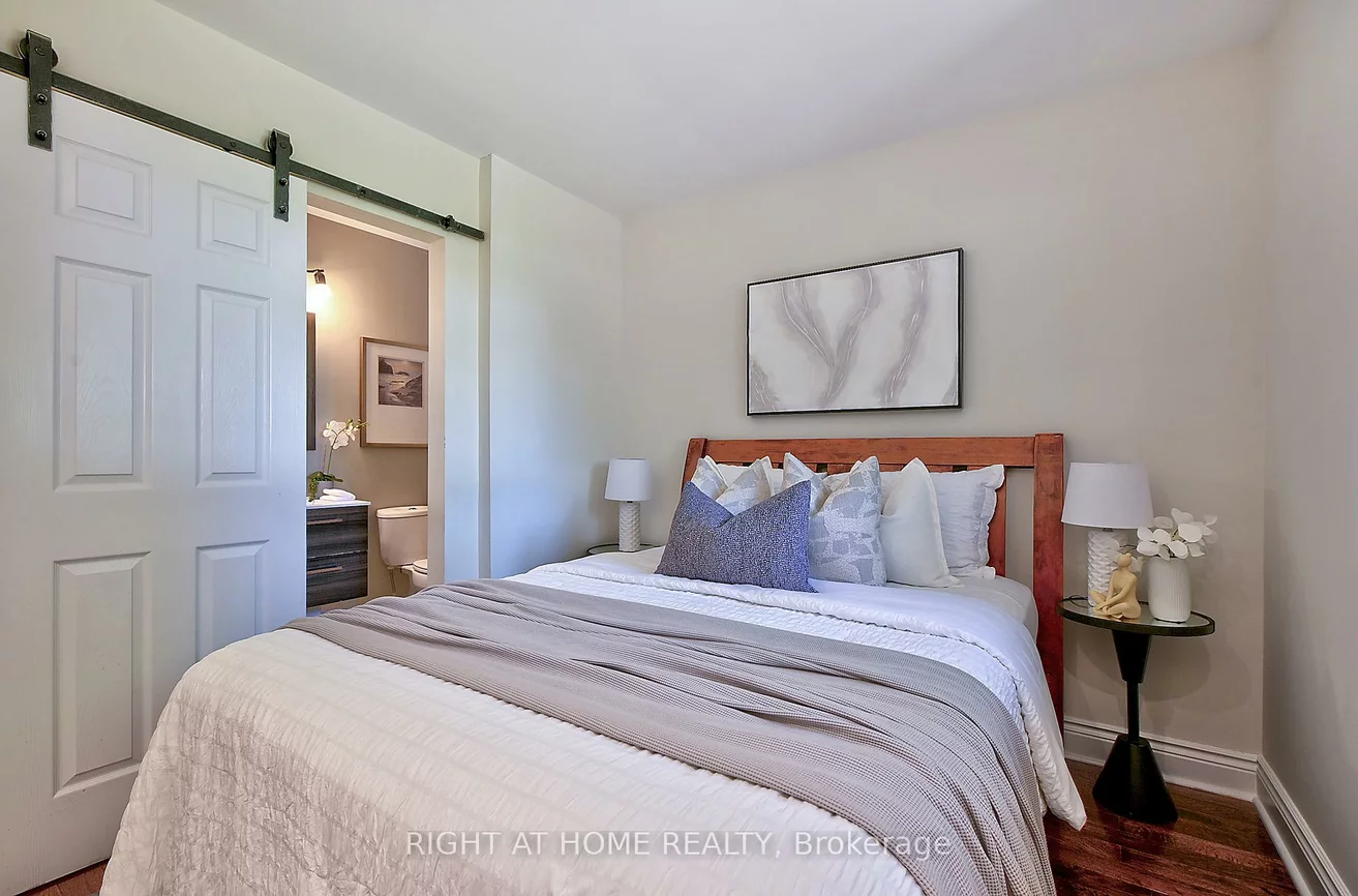 1358, Odessa, 1003 - CP College Park, Oakville