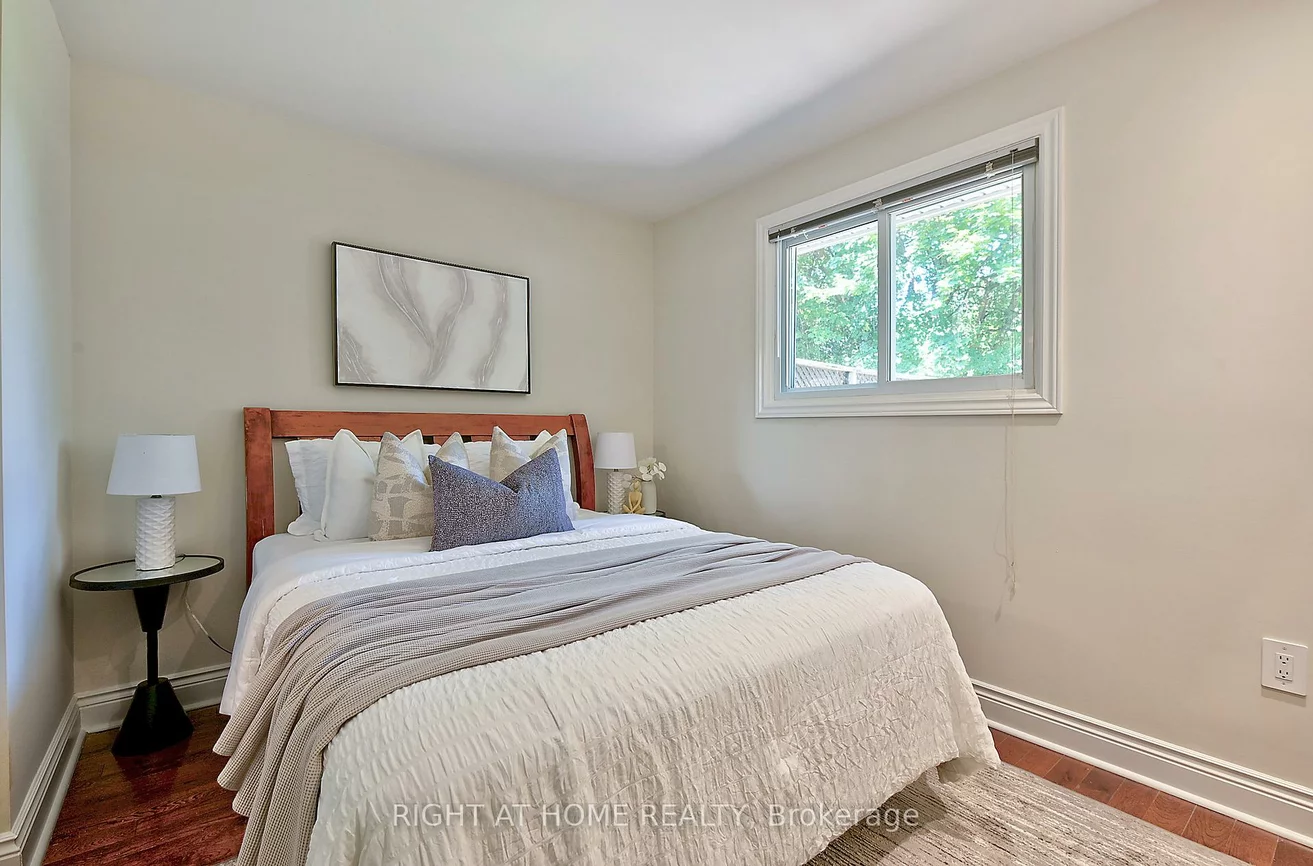 1358, Odessa, 1003 - CP College Park, Oakville