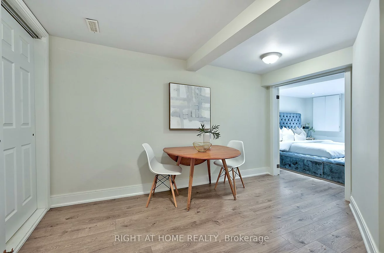 1358, Odessa, 1003 - CP College Park, Oakville