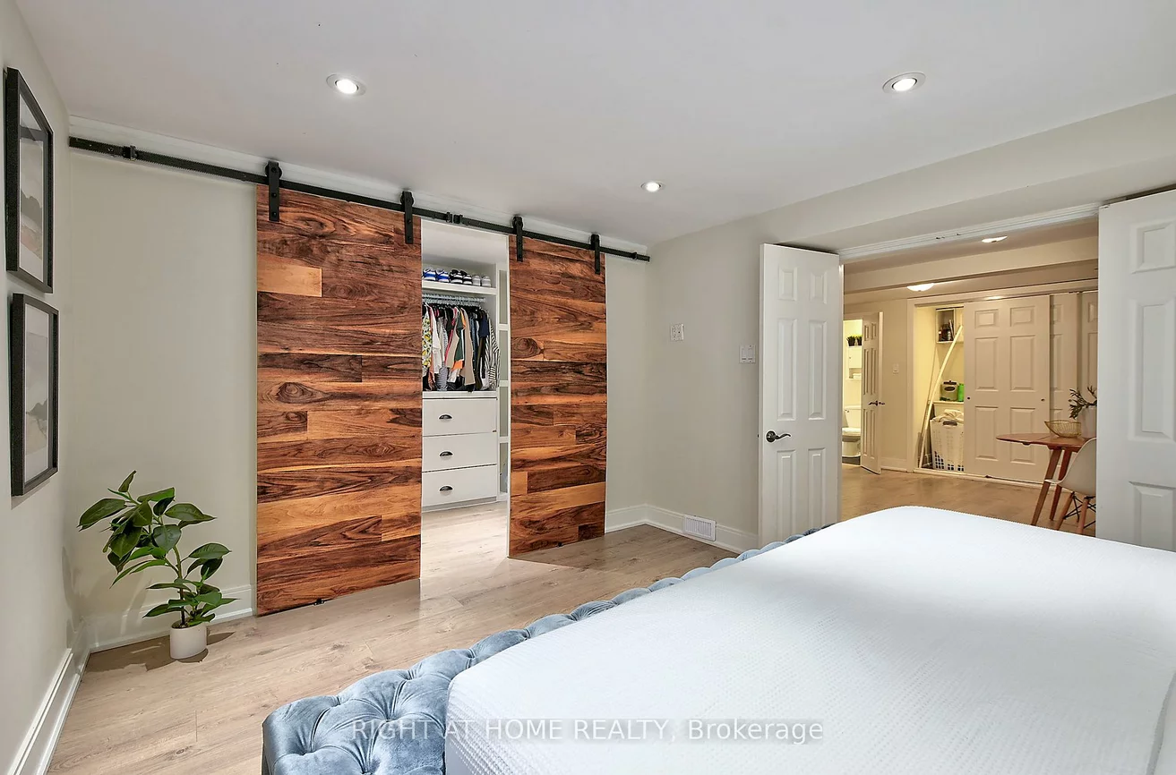 1358, Odessa, 1003 - CP College Park, Oakville