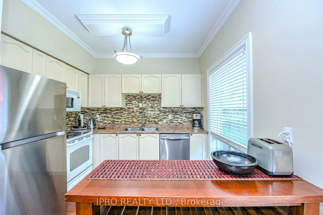2377, Dalebrook, 1018 - WC Wedgewood Creek, Oakville