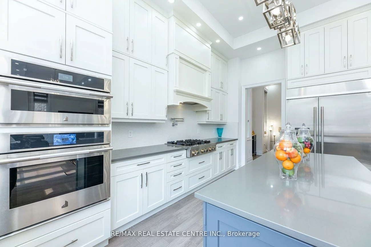 3422, Post, 1008 - GO Glenorchy, Oakville
