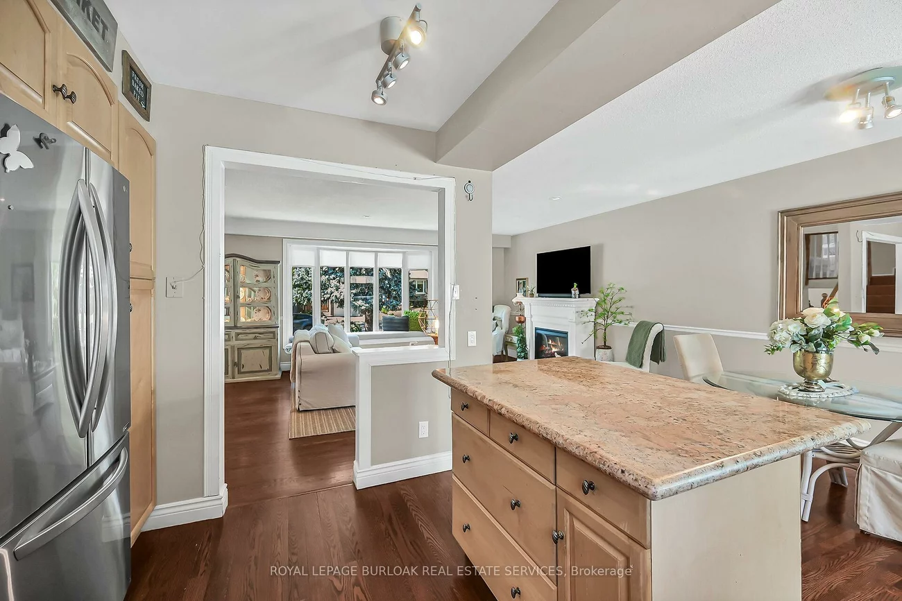 92, Osborne, 1003 - CP College Park, Oakville