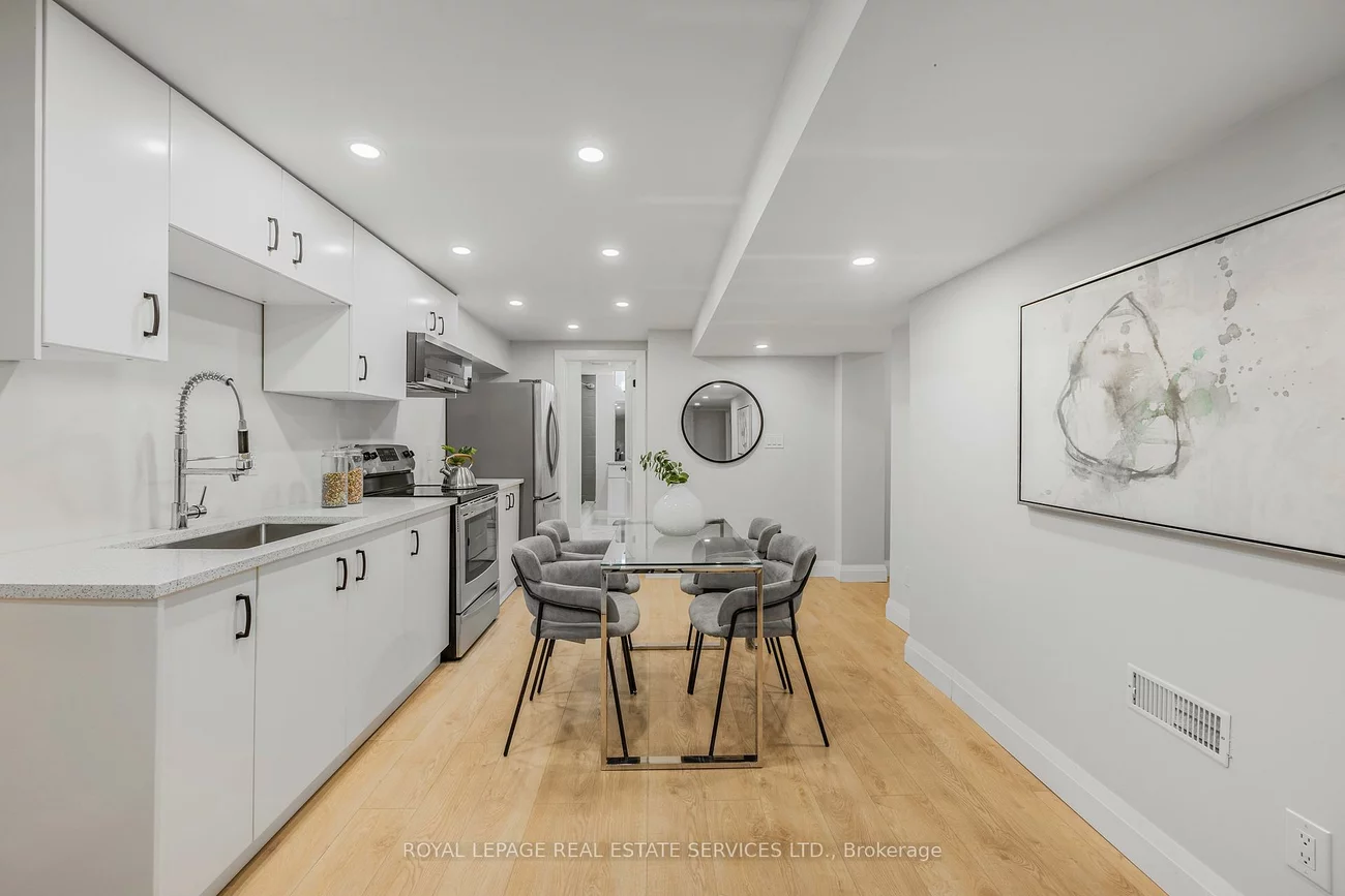 3551, Wass, 1001 - BR Bronte, Oakville