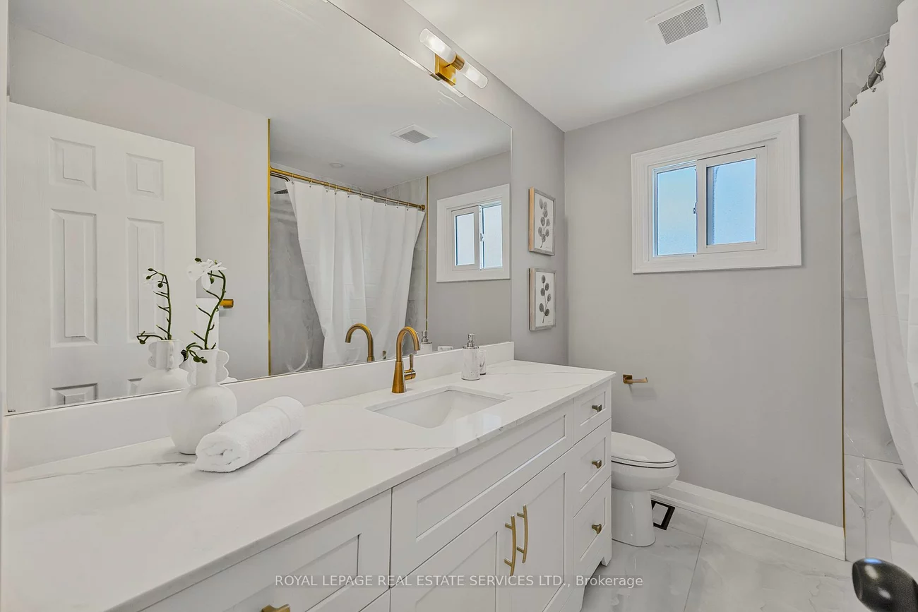 3551, Wass, 1001 - BR Bronte, Oakville