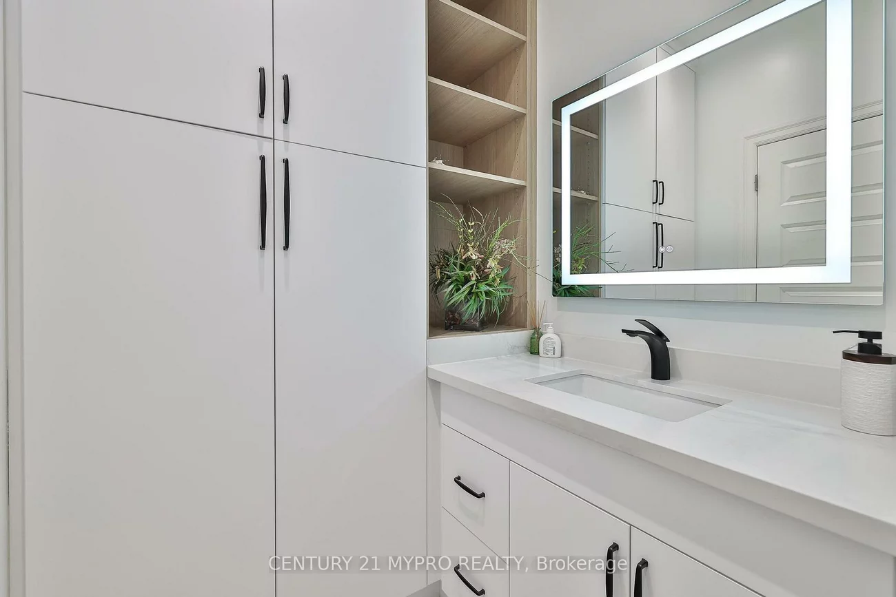 1508, Oakhill, 1011 - MO Morrison, Oakville