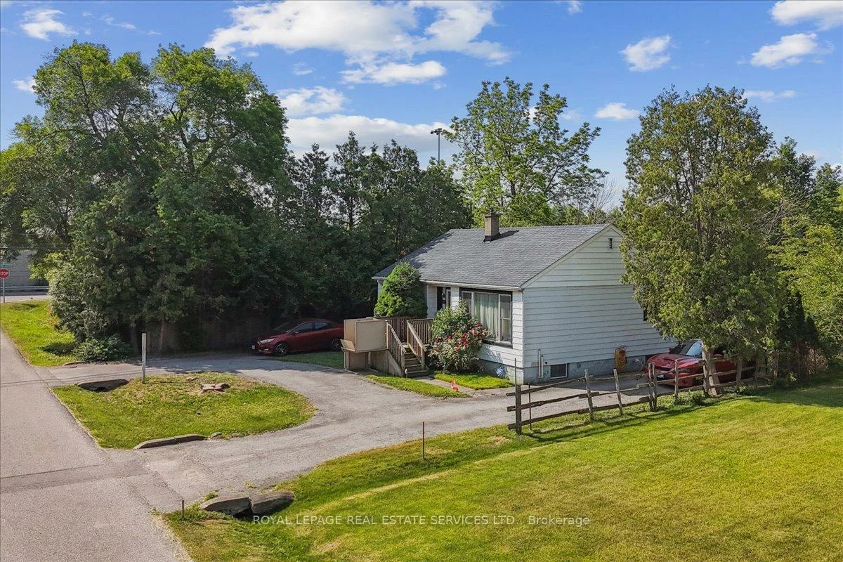 1020, Kent, 1003 - CP College Park, Oakville