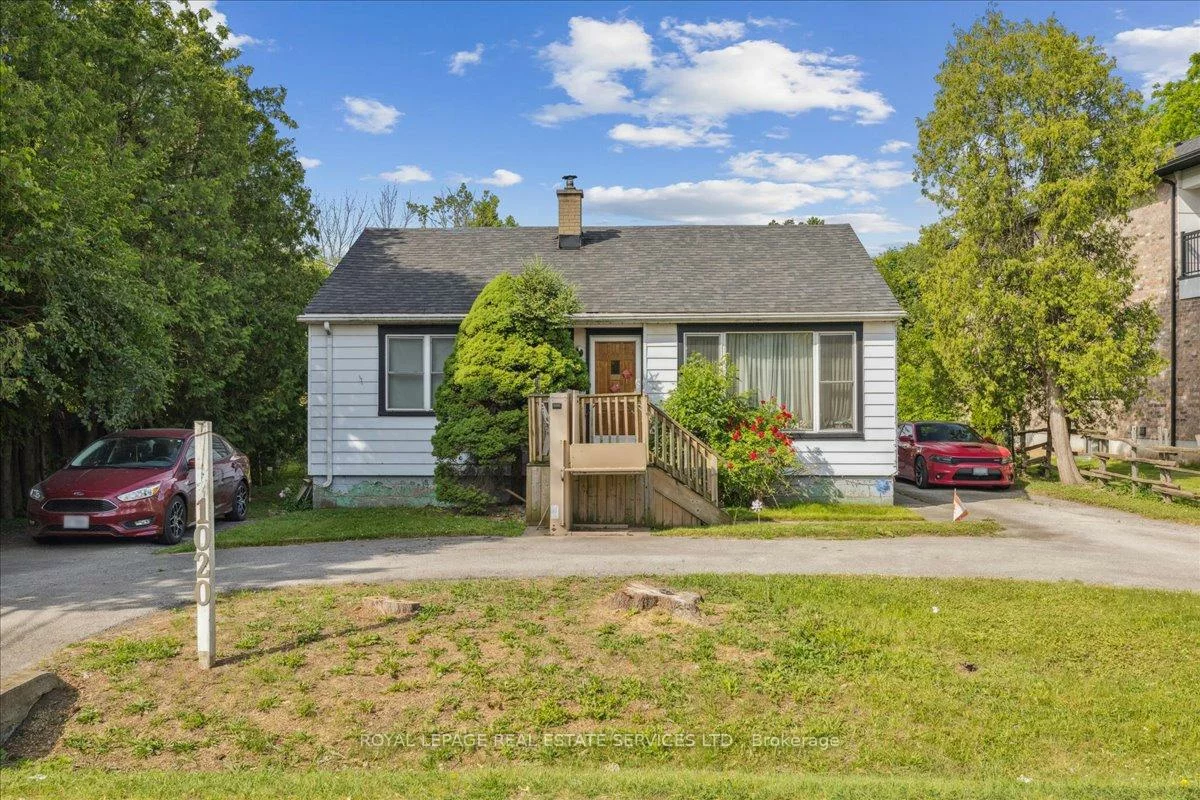 1020, Kent, 1003 - CP College Park, Oakville