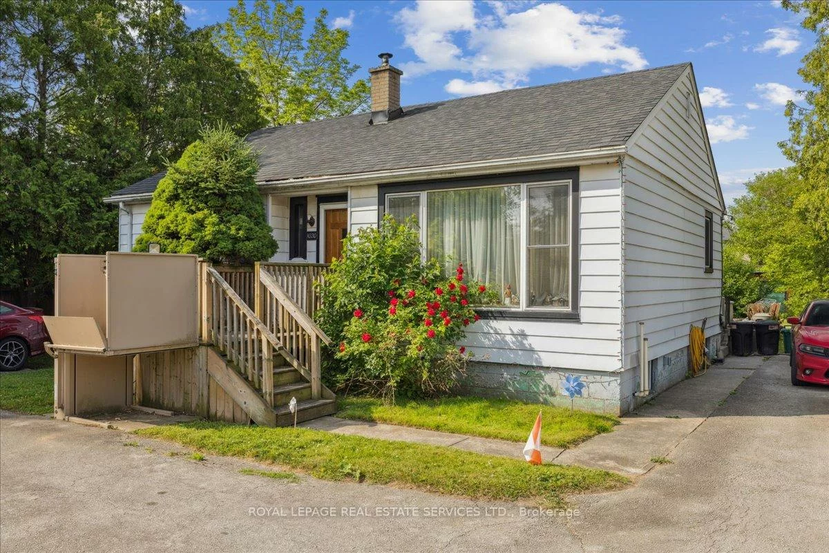 1020, Kent, 1003 - CP College Park, Oakville