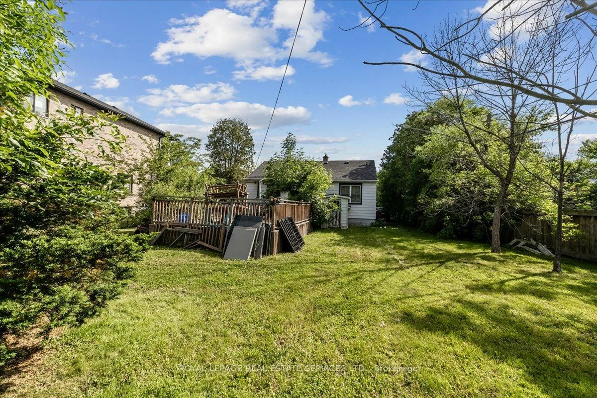 1020, Kent, 1003 - CP College Park, Oakville