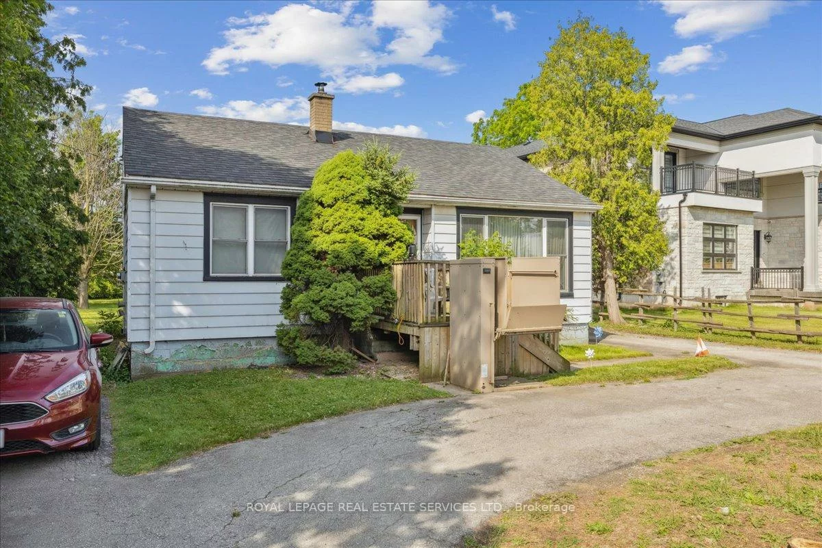 1020, Kent, 1003 - CP College Park, Oakville