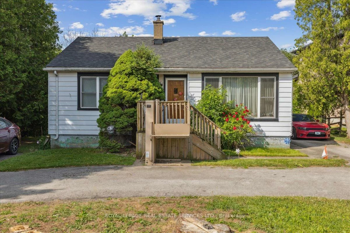1020, Kent, 1003 - CP College Park, Oakville