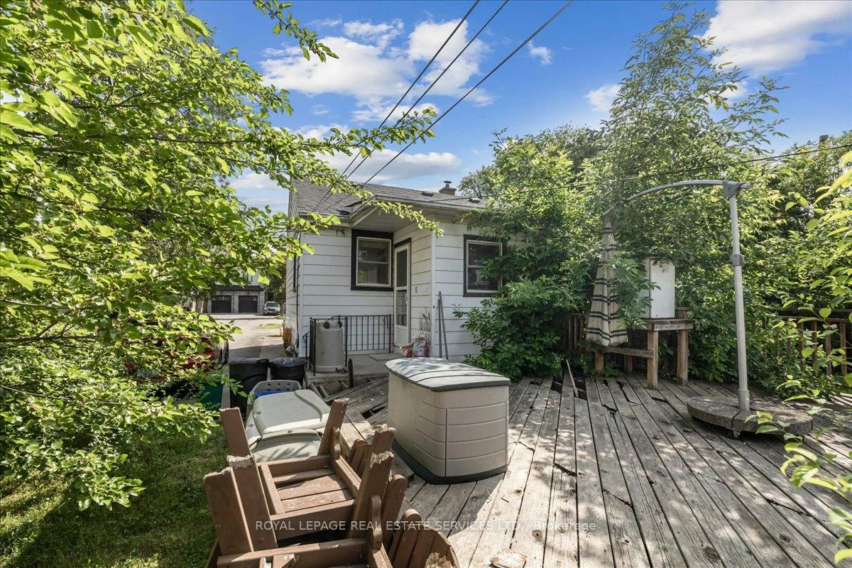 1020, Kent, 1003 - CP College Park, Oakville