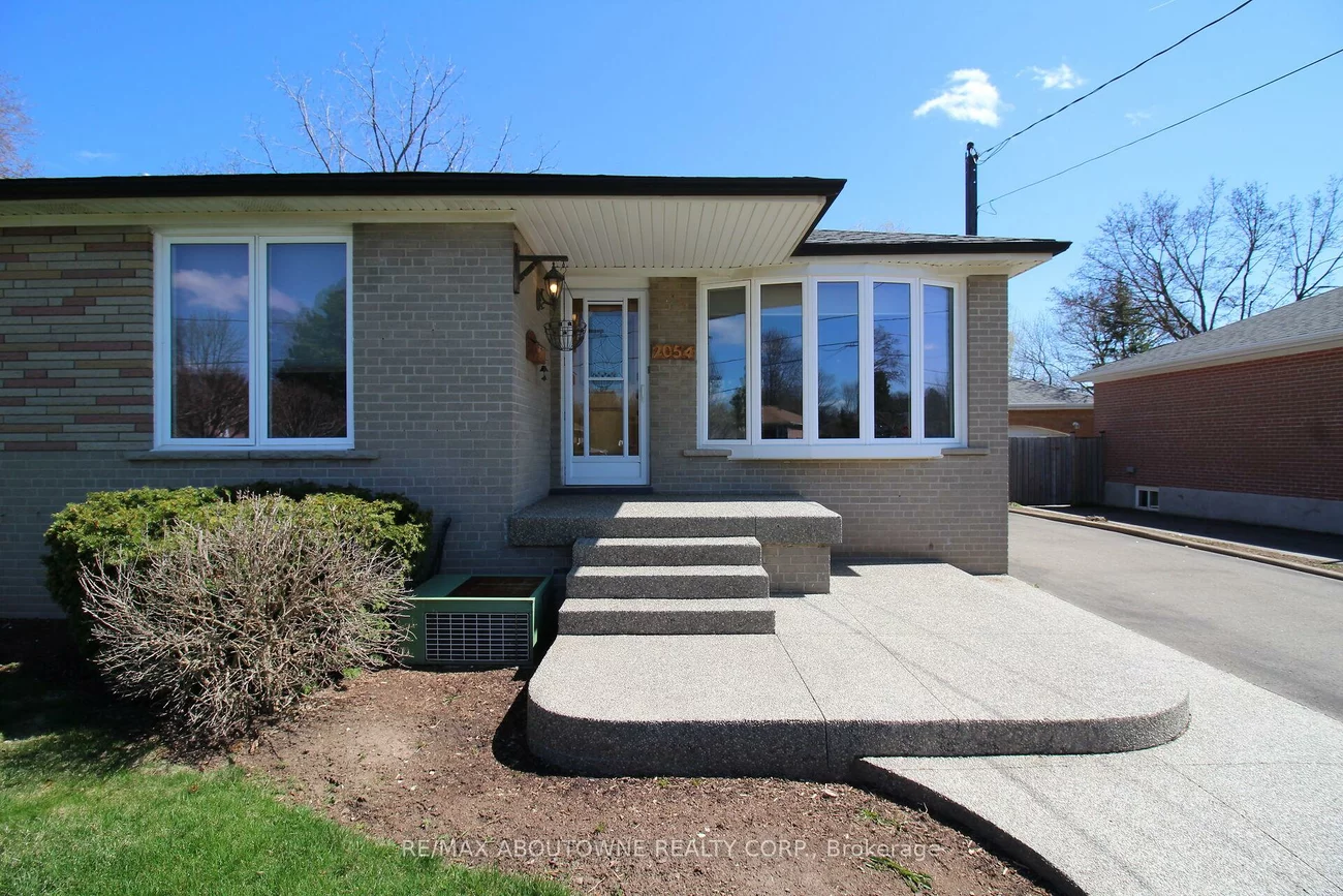 2054, Bridge, 1020 - WO West, Oakville