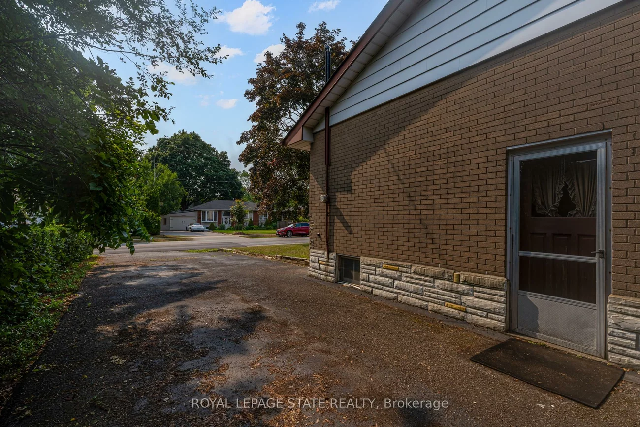 1191, Pinegrove, 1020 - WO West, Oakville