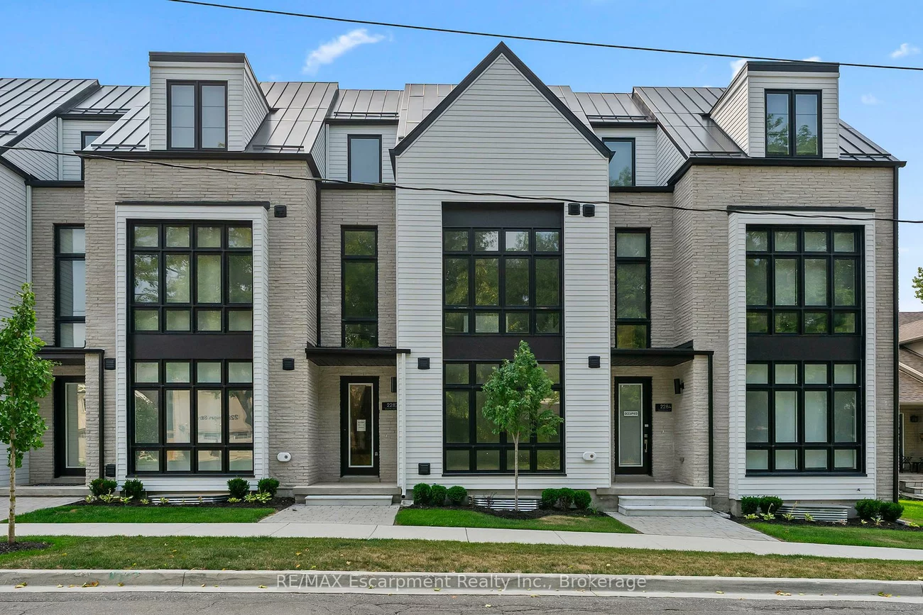 2282, Sovereign, 1001 - BR Bronte, Oakville
