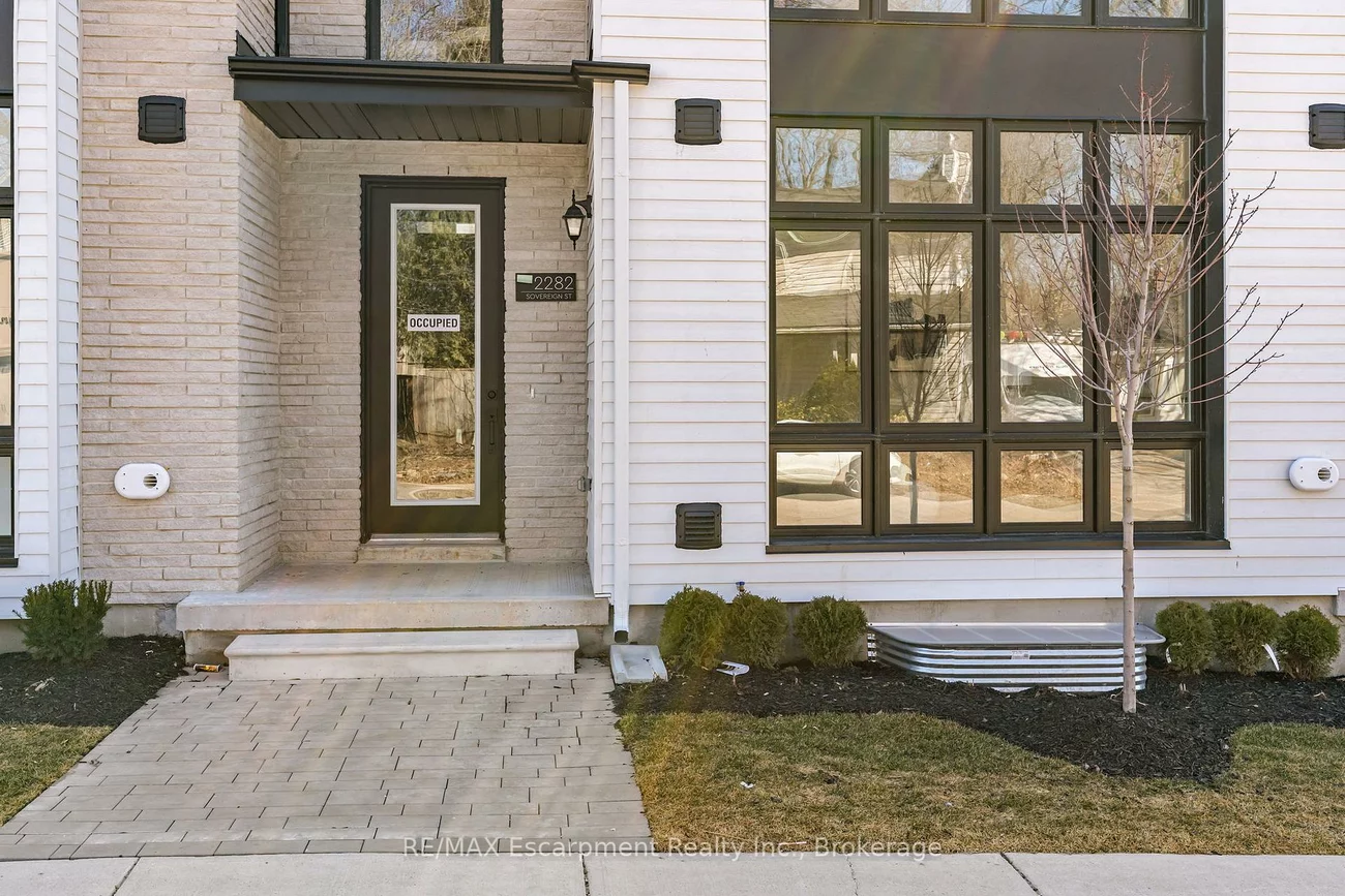 2282, Sovereign, 1001 - BR Bronte, Oakville
