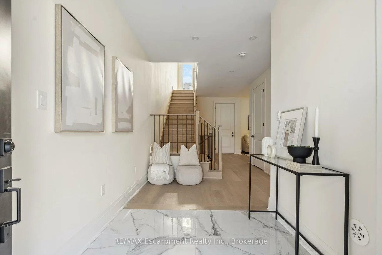 2282, Sovereign, 1001 - BR Bronte, Oakville