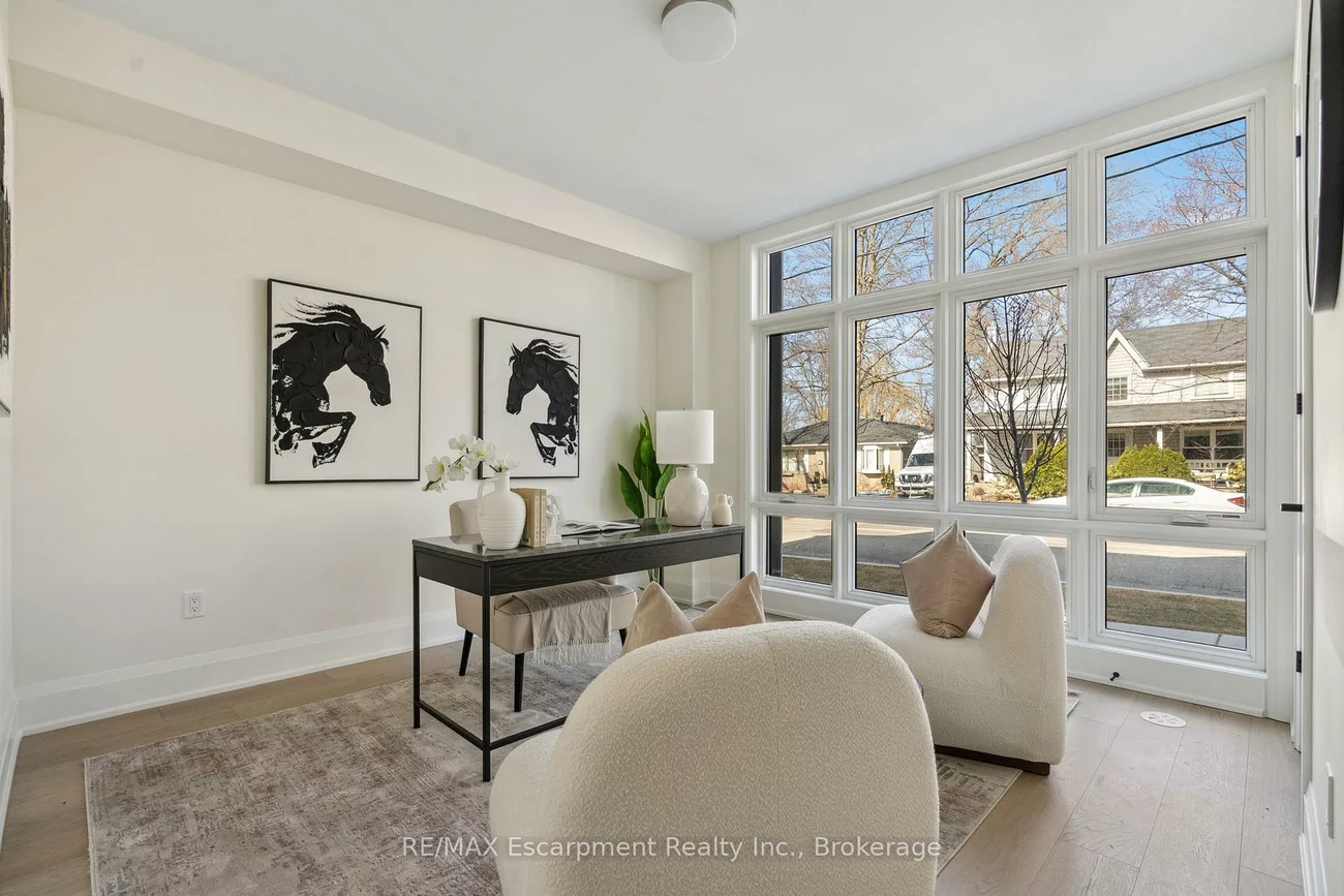 2282, Sovereign, 1001 - BR Bronte, Oakville