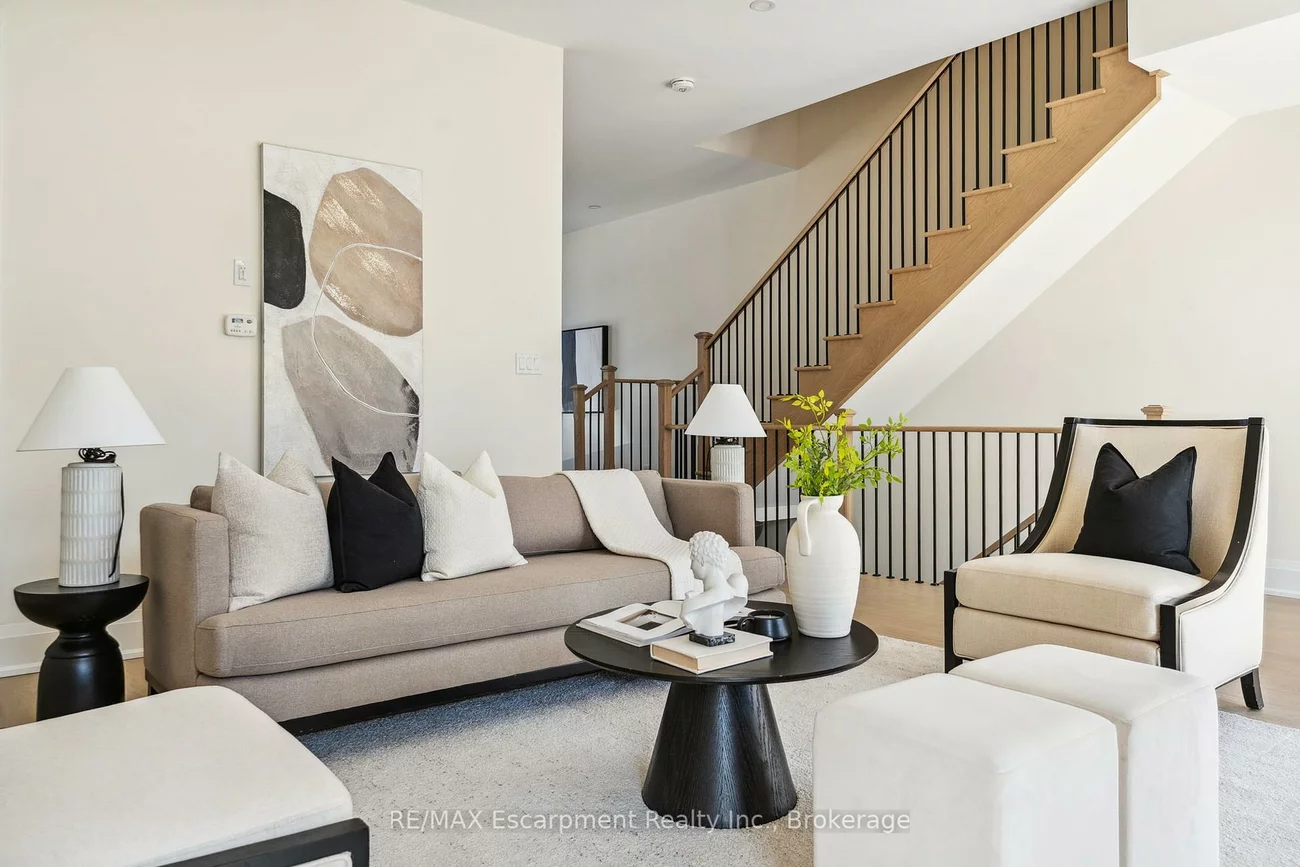 2282, Sovereign, 1001 - BR Bronte, Oakville