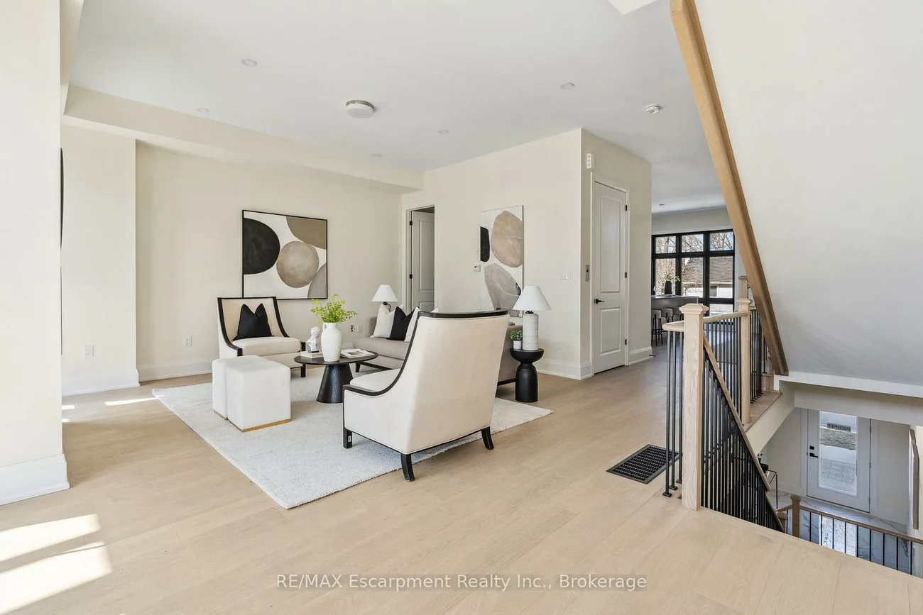 2282, Sovereign, 1001 - BR Bronte, Oakville