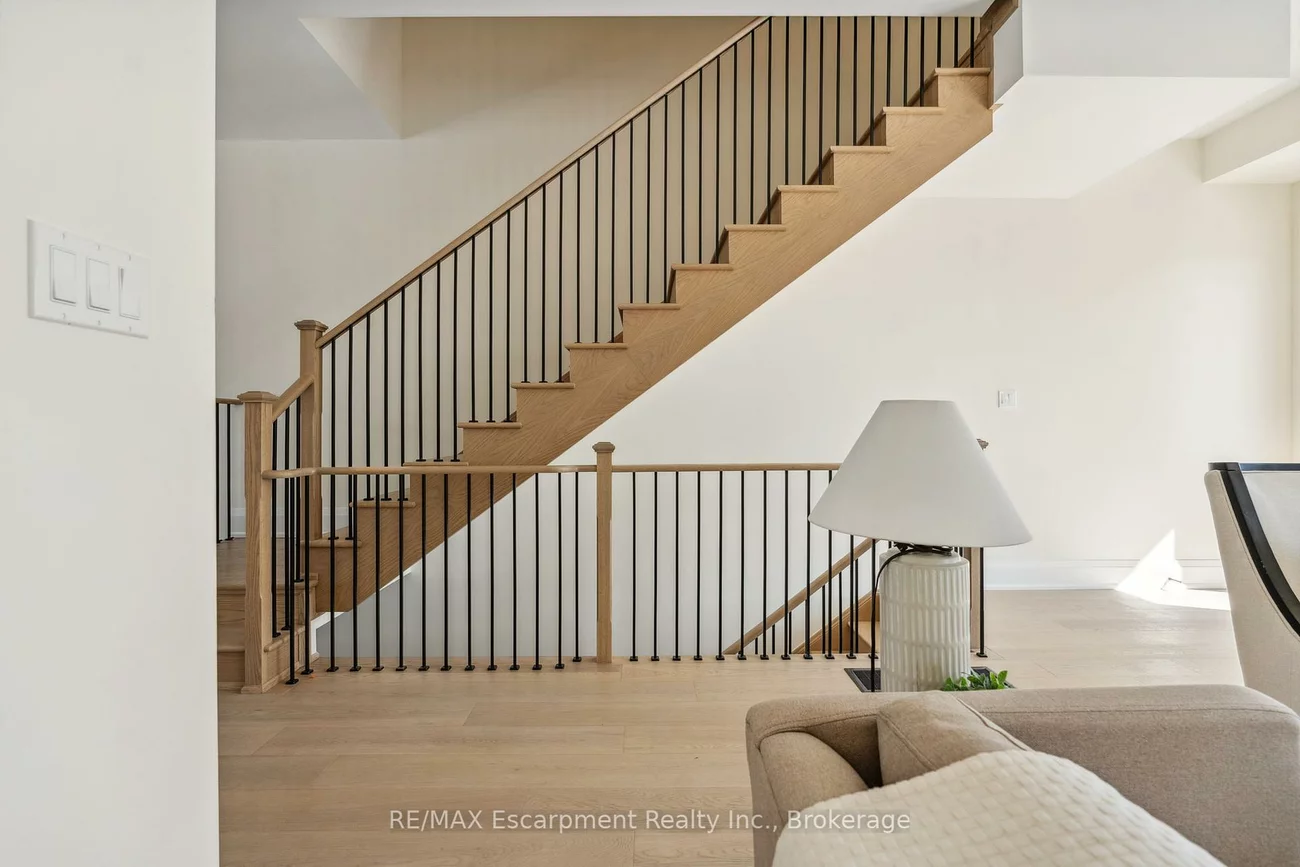 2282, Sovereign, 1001 - BR Bronte, Oakville