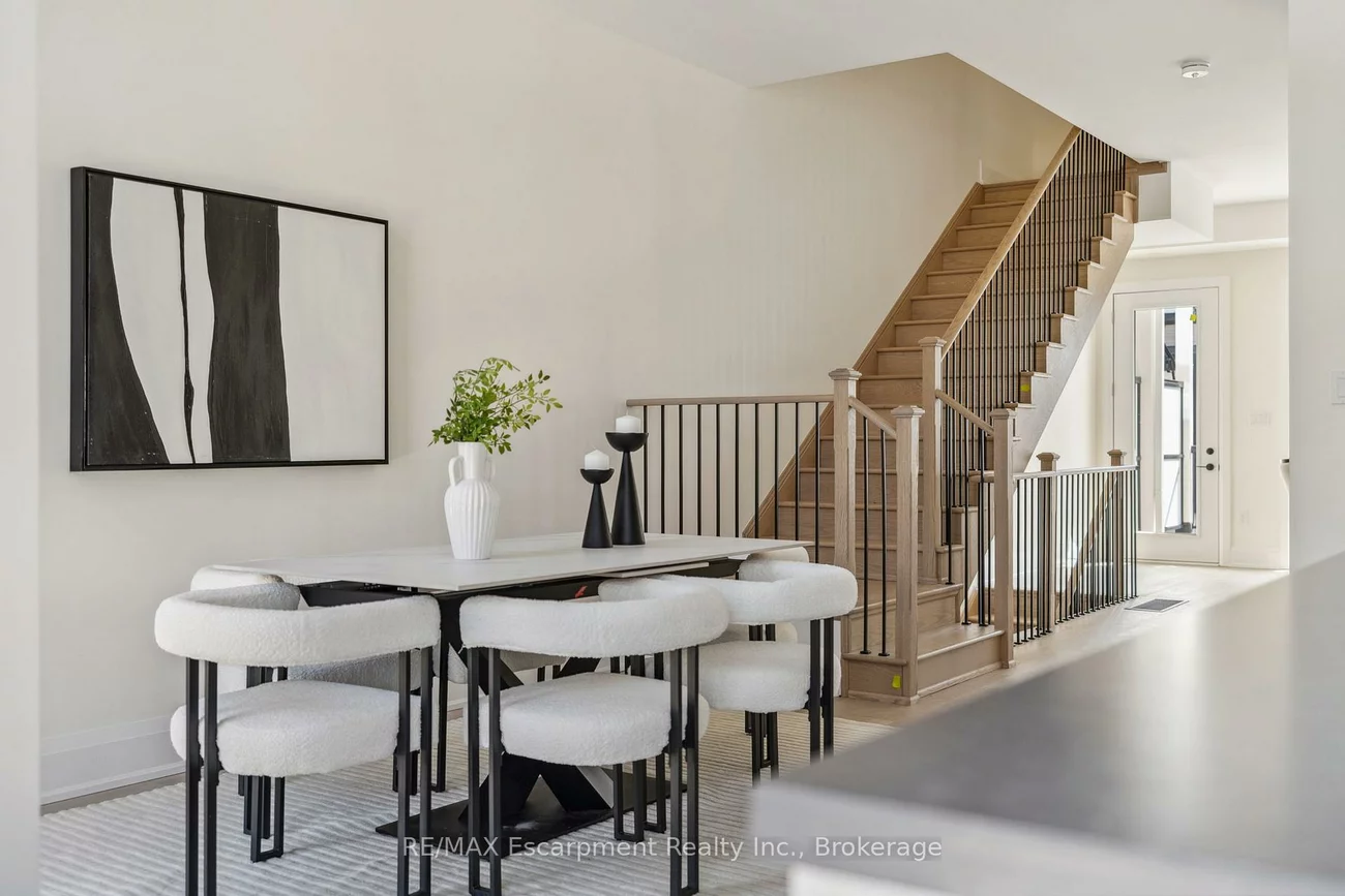 2282, Sovereign, 1001 - BR Bronte, Oakville