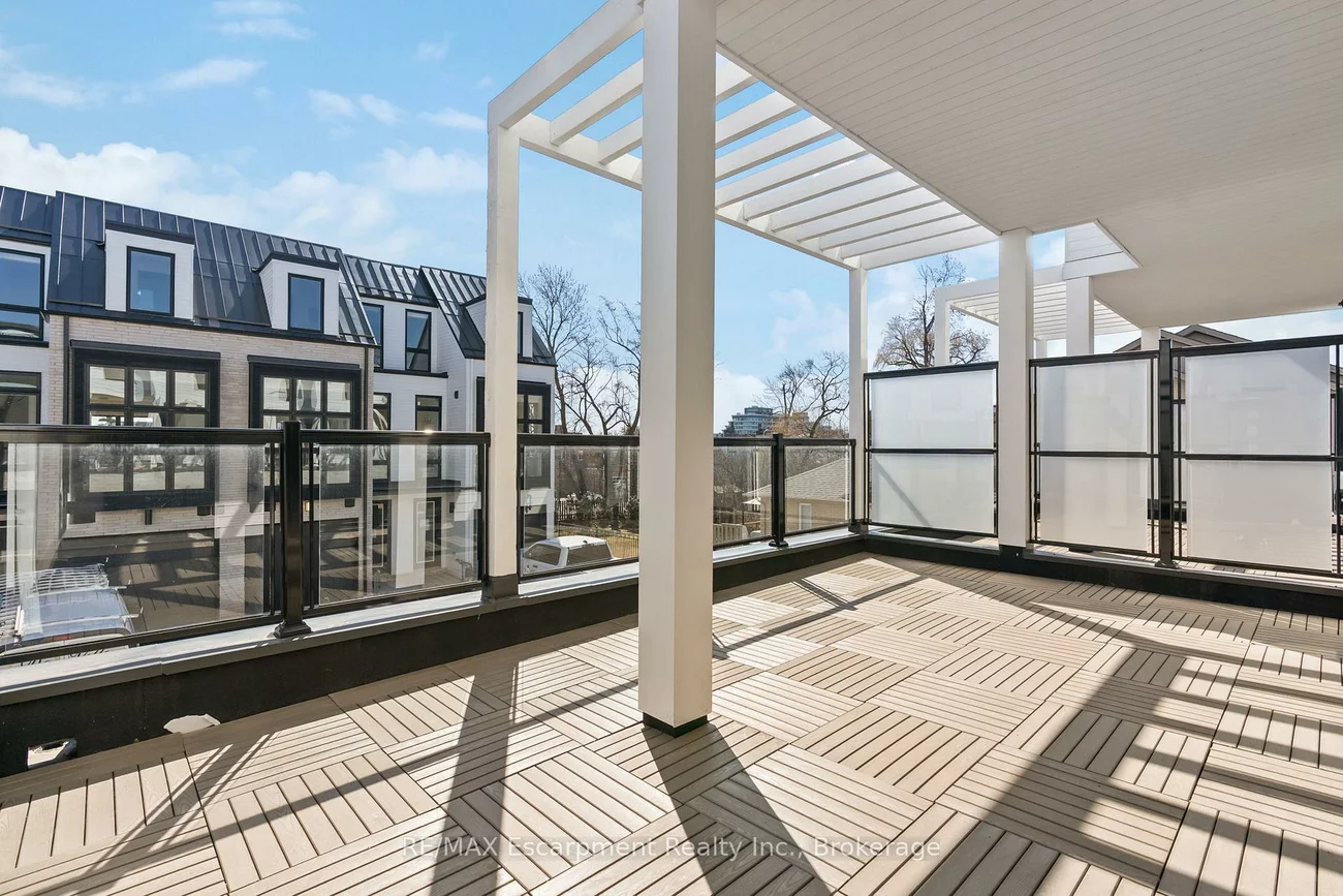 2282, Sovereign, 1001 - BR Bronte, Oakville