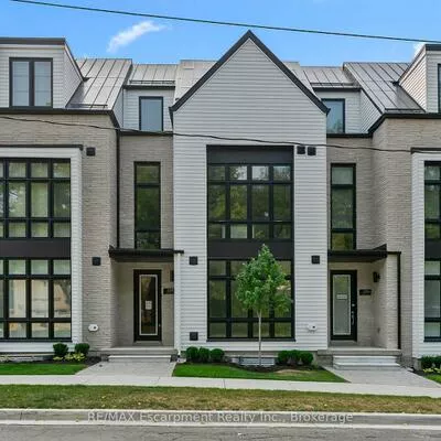 2282, Sovereign, 1001 - BR Bronte, Oakville
