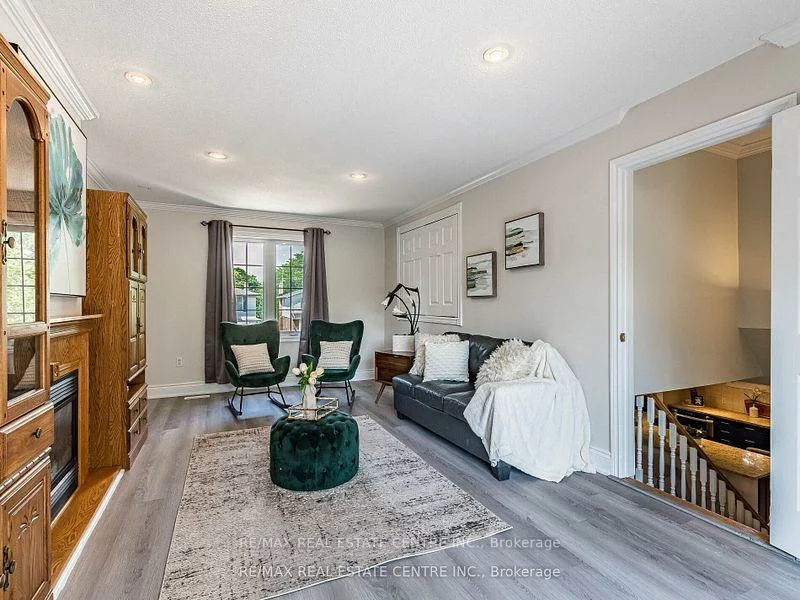 2406, Ventura, 1020 - WO West, Oakville