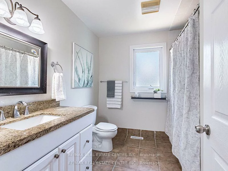 2406, Ventura, 1020 - WO West, Oakville