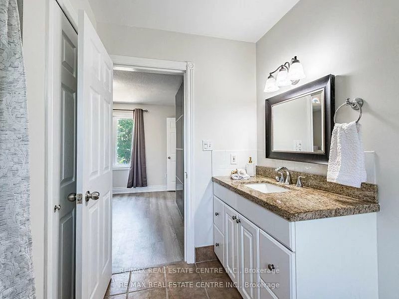 2406, Ventura, 1020 - WO West, Oakville