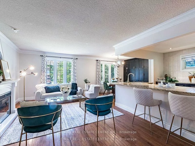 2406, Ventura, 1020 - WO West, Oakville