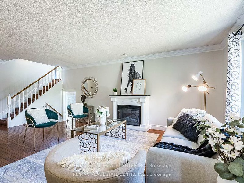 2406, Ventura, 1020 - WO West, Oakville