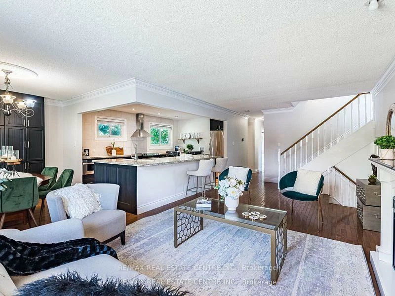 2406, Ventura, 1020 - WO West, Oakville
