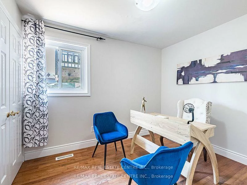 2406, Ventura, 1020 - WO West, Oakville