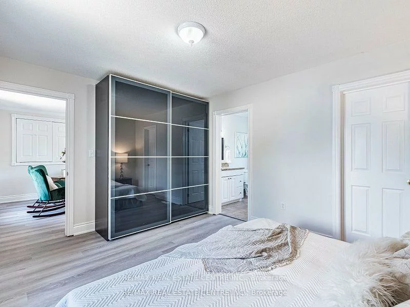 2406, Ventura, 1020 - WO West, Oakville