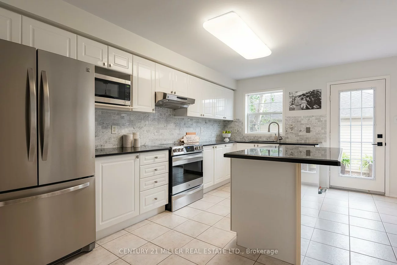 203, Gatwick, 1015 - RO River Oaks, Oakville