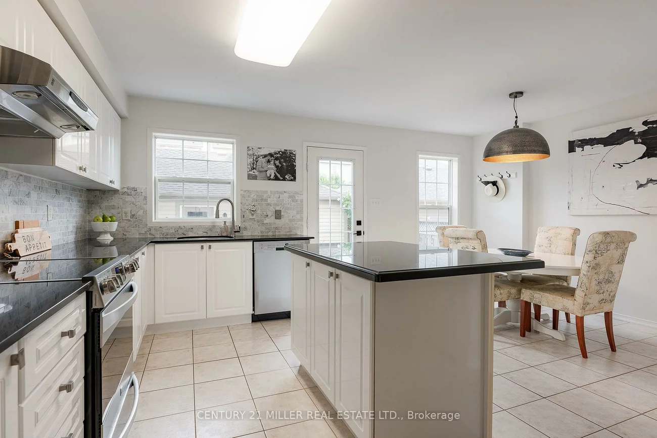 203, Gatwick, 1015 - RO River Oaks, Oakville