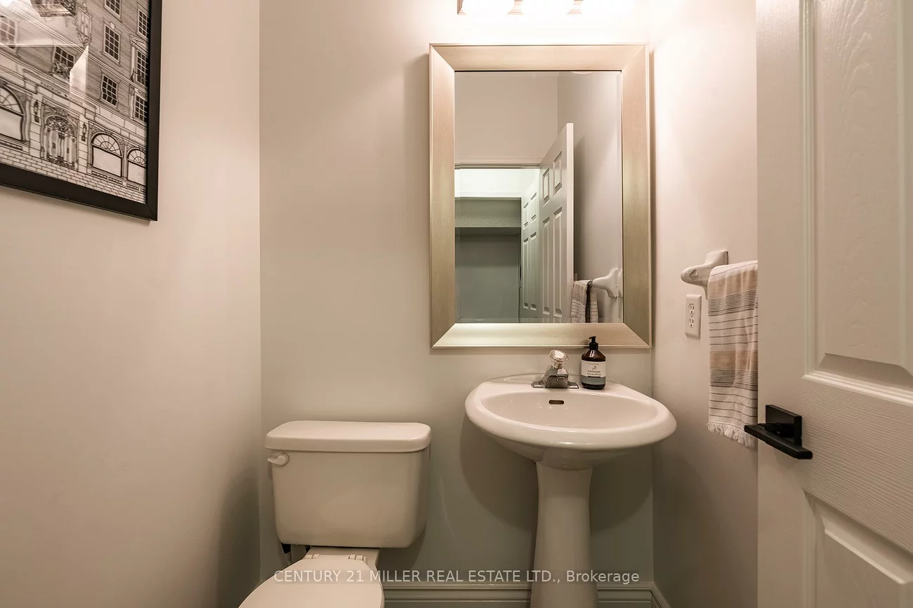 203, Gatwick, 1015 - RO River Oaks, Oakville