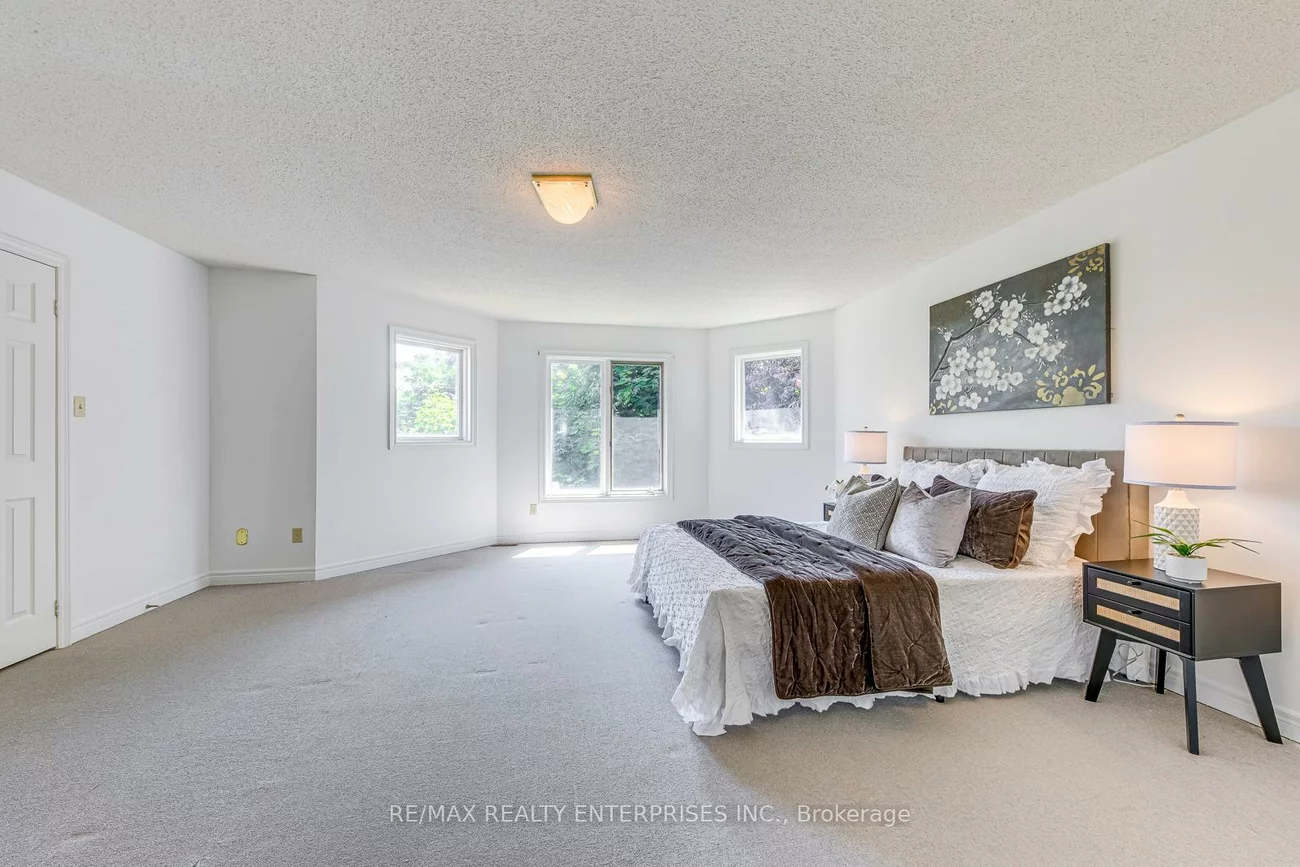 1037, Beechnut, 1004 - CV Clearview, Oakville